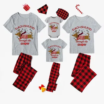 Noel Eşleşen aile pijamaları Dachshund Kar Gri Kısa Pijama Seti