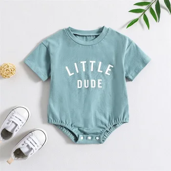 Erkek bebek Kabarcık Romper Büyük Boy Mektup Baskı Renk Bloğu Kısa Kollu O-Boyun Bodysuit Gömlek Üst Sevimli Yaz Kıyafeti